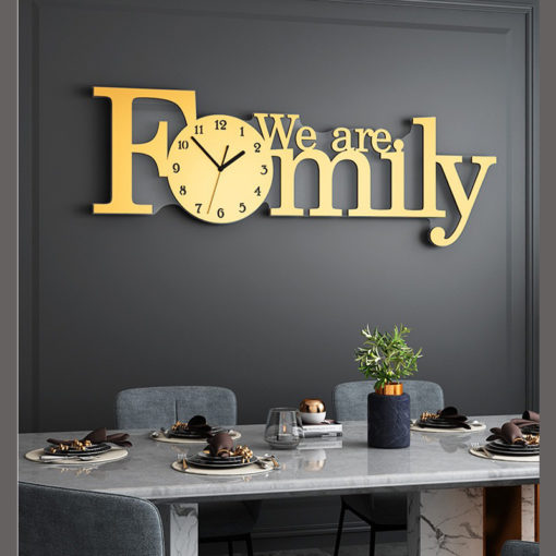 Đồng hồ treo tường "We Are Family"