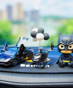 Mô hình Batman và xe hơi trang trí