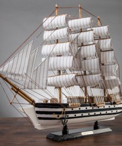 Mô hình thuyền buồm bằng gỗ làm quà tặng