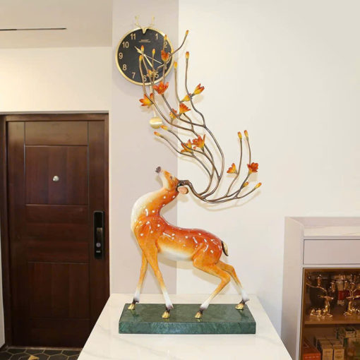 Tượng Hươu Uyển Chuyển Hoa Mai Vàng