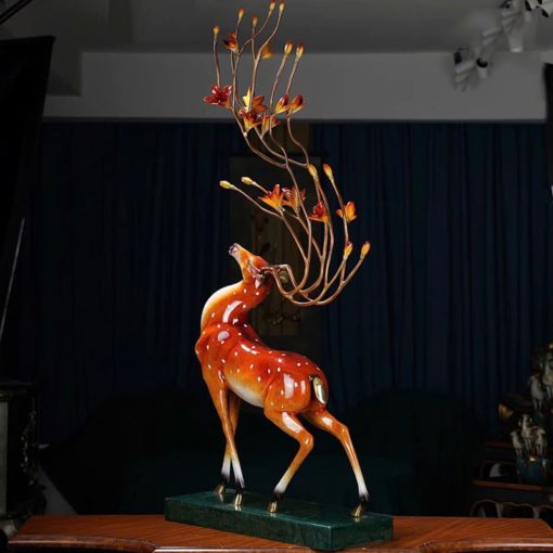 Tượng Hươu Uyển Chuyển Hoa Mai Vàng