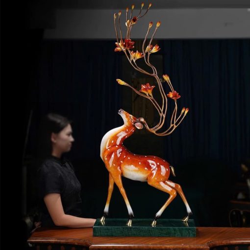 Tượng Hươu Uyển Chuyển Hoa Mai Vàng