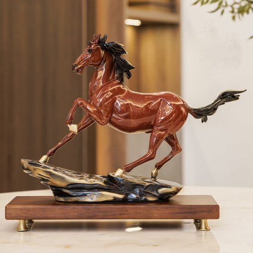 Tượng Tuấn Mã Lướt Gió Thành Công